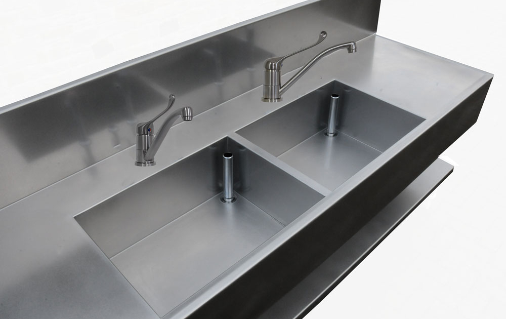Mitigeur évier médical avec à bec orientable et levier clinique, 100% inox